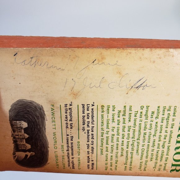 2 Mary Stewart Paperbacks Wildfire at Midnight 1962 & Nine Coaches Waiting 1963 - Picture 3 of 12